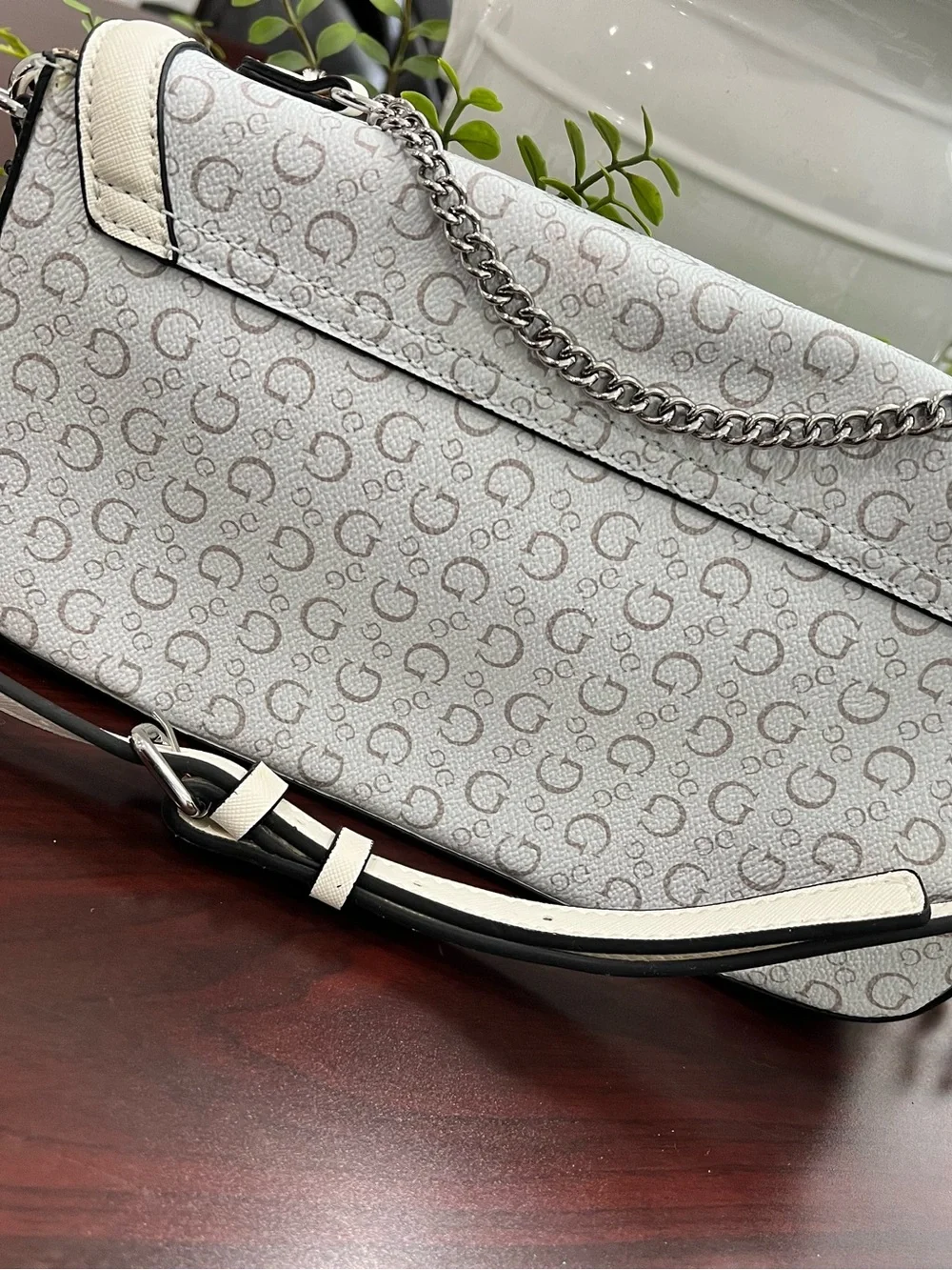 Guess Cream Signature Monogram Crossbody Bag with Chain Strap
